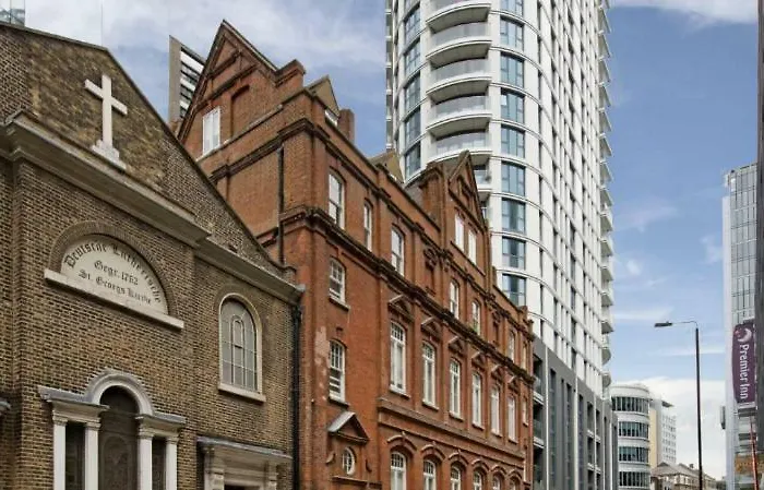 Beautiful Pied-A-Terre To Explore London